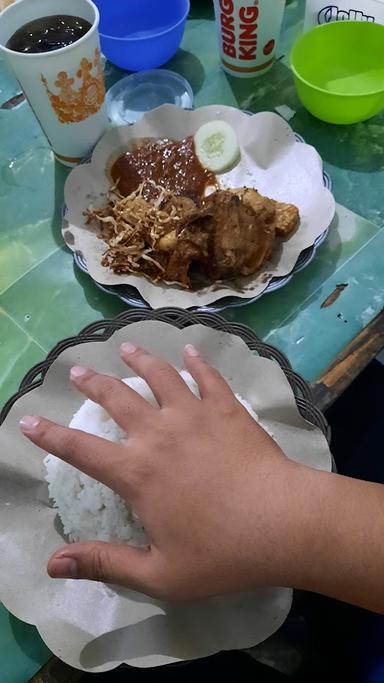 https://horego-prod-outlets-photos.s3.ap-southeast-3.amazonaws.com/horego.com/balikpapan-selatan/restaurant/warung-makan-solo-kacong-pdam-/review/thumbnail/af1qipnr6qoseutj2oroygxs9rbtx7i2lj8sm3nzt-0h.jpg