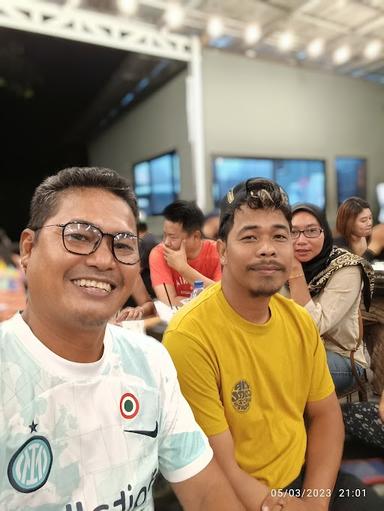 https://horego-prod-outlets-photos.s3.ap-southeast-3.amazonaws.com/horego.com/balikpapan-tengah/coffee-shop/kedai-kopi-hitam-manis/review/thumbnail/af1qipntj9fwkoxthcu7ly1dqiivtdf_iffmnpkhvy04.jpg