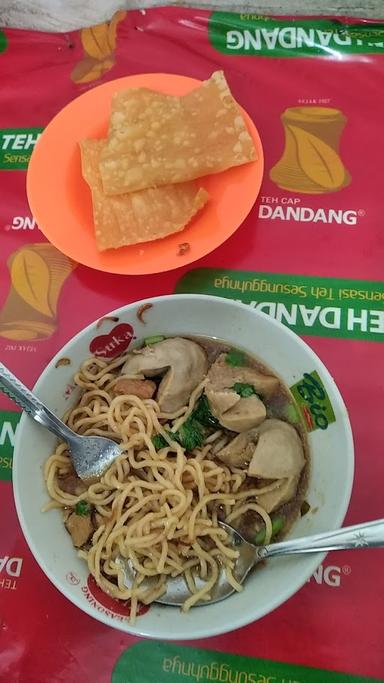 https://horego-prod-outlets-photos.s3.ap-southeast-3.amazonaws.com/horego.com/balikpapan-tengah/restaurant/mie-ayam-bakso-pakno-milono/review/thumbnail/af1qipmuwz3q639bs7mjgp_hhg8stnpgf-ybinm_-xjq.jpg