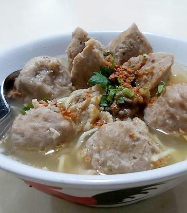 https://horego-prod-outlets-photos.s3.ap-southeast-3.amazonaws.com/horego.com/balikpapan-tengah/restaurant/mie-ayam-bakso-solo-urip/review/thumbnail/af1qippf_qq3_jedpbrdgoax4ouls9ykrh6hy8d7nxvv.jpg