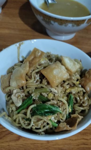 https://horego-prod-outlets-photos.s3.ap-southeast-3.amazonaws.com/horego.com/balikpapan-tengah/restaurant/warung-mie-adul/review/thumbnail/af1qipnhnm6dhabpbgs-gkyzmpkjbpptnwl10q3jygk.jpg