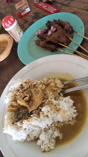 https://horego-prod-outlets-photos.s3.ap-southeast-3.amazonaws.com/horego.com/balong-bendo/restaurant/warung-sate-kambing-pak-mardi/review/thumbnail/af1qipnngzb7igtqzhnugubimdhkl0v9pc1rdpphhks0.jpg