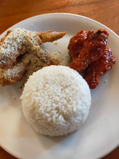 https://horego-prod-outlets-photos.s3.ap-southeast-3.amazonaws.com/horego.com/bandung-kidul/restaurant/wingz-o-wingz-transmart/review/thumbnail/af1qippbnz1dcpofbulgxfalikek5xnfnq24hvqch0xx.jpg