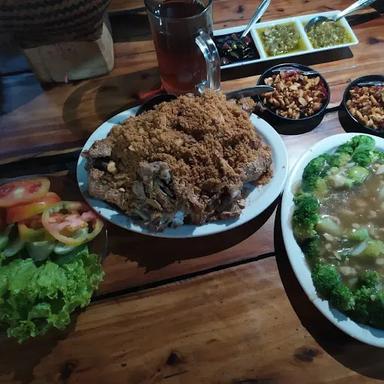 https://horego-prod-outlets-photos.s3.ap-southeast-3.amazonaws.com/horego.com/bandung-wetan/restaurant/bebek-bakar-ayayo/review/thumbnail/af1qipmnwhpvryzgqb--7ziwnmebo4gtc1og4z8k-jgs.jpg