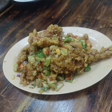 https://horego-prod-outlets-photos.s3.ap-southeast-3.amazonaws.com/horego.com/bandung-wetan/restaurant/parit-9-seafood/review/thumbnail/af1qippsdzf1_ukx6mpdahxwujxfa1b1mkfvrhh8w3xe.jpg