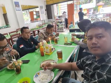 https://horego-prod-outlets-photos.s3.ap-southeast-3.amazonaws.com/horego.com/bandungan/restaurant/pondok-makan-aneka/review/thumbnail/af1qipocz-zuuwqis1ebldmi7lwwlf7otbngpchiatp8.jpg