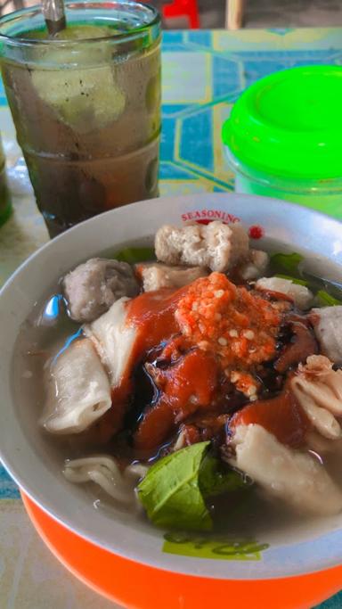 https://horego-prod-outlets-photos.s3.ap-southeast-3.amazonaws.com/horego.com/banjar-baru-selatan/restaurant/bakso-ayu/review/thumbnail/af1qippsitx5vint7d7kiagowerbymdjff8reilzyk-f.jpg