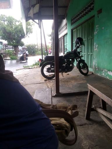 https://horego-prod-outlets-photos.s3.ap-southeast-3.amazonaws.com/horego.com/banjar-baru-selatan/restaurant/bakso-bakwan-malang/review/thumbnail/af1qipnvazrzkvcd_mcsmzvhd3asarz2dq5t8yy6ksvm.jpg