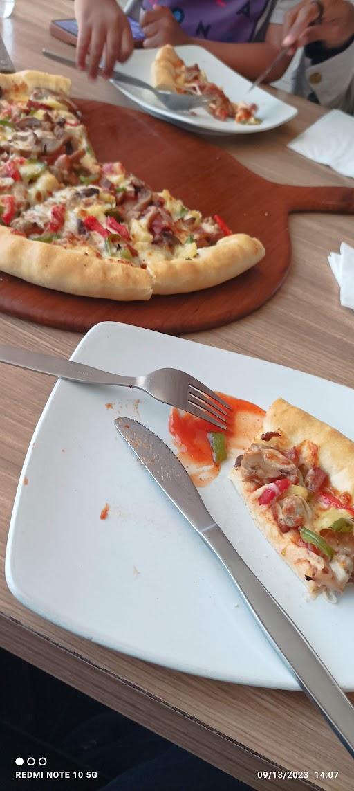 Pizza Hut Restoran review