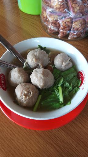 https://horego-prod-outlets-photos.s3.ap-southeast-3.amazonaws.com/horego.com/banjar-baru-selatan/restaurant/warung-bakso-kasdi/review/thumbnail/af1qipoj_egimzhkperdvebpe_430fghoonfupgdamrr.jpg