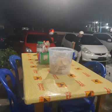 https://horego-prod-outlets-photos.s3.ap-southeast-3.amazonaws.com/horego.com/banjar-baru-selatan/restaurant/warung-hidayah-pak-kardi-nasi-sop-iga-sapi/review/thumbnail/af1qipmhu8s8cmasxmo-aylefuq5zvozxa3vtafwzcte.jpg