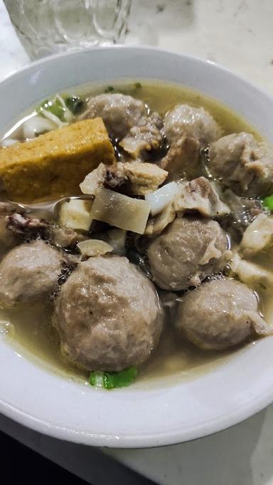 https://horego-prod-outlets-photos.s3.ap-southeast-3.amazonaws.com/horego.com/banjar-baru-utara/restaurant/bakso-mie-ayam-artomoro/review/thumbnail/af1qipm_fn3gq0qdjjxhh-0vpgvl6zdxu_7bxoyctegy.jpg