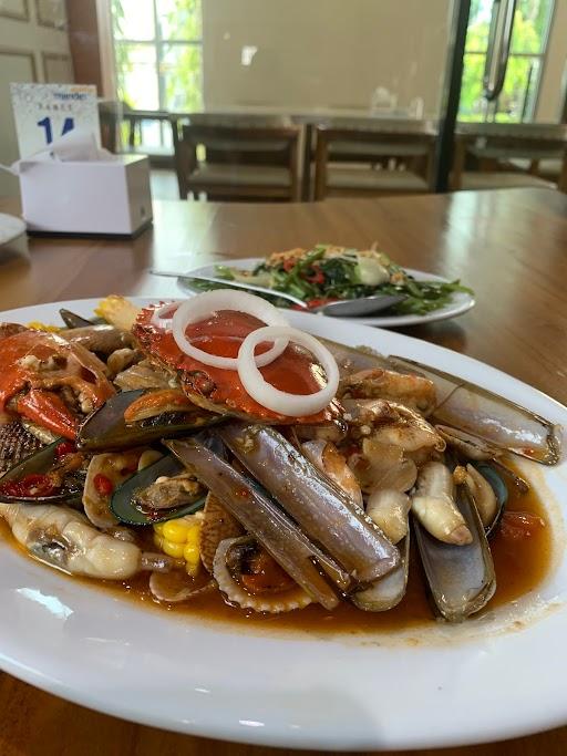Kerang Kencana Seafood & Resto review