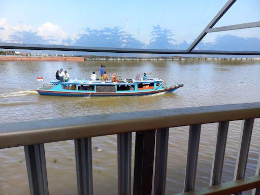 Saraba Nyaman Floating Restaurant review