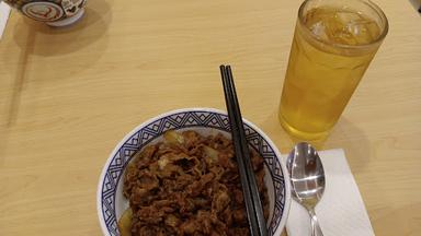 https://horego-prod-outlets-photos.s3.ap-southeast-3.amazonaws.com/horego.com/banjarmasin-timur/japanese-restaurant/yoshinoya/review/thumbnail/af1qipphdkry2y42c_pxf-3flugfmyfutg7glsixdhra.jpg