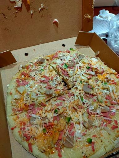 https://horego-prod-outlets-photos.s3.ap-southeast-3.amazonaws.com/horego.com/banjarmasin-timur/restaurant/d-liver-pizza/review/thumbnail/af1qipmsaqapdglsswuiamo1q-f3utvckrzg6f16e1dv.jpg