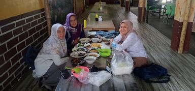 https://horego-prod-outlets-photos.s3.ap-southeast-3.amazonaws.com/horego.com/banjarmasin-utara/restaurant/bancir-banjar-noodle-from-agus-sasirangan-in-kayutangi/review/thumbnail/af1qipm70mwcteamftdrw9kws87vzhbfpfdzs87okriz.jpg