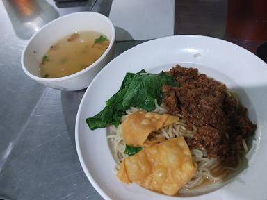 https://horego-prod-outlets-photos.s3.ap-southeast-3.amazonaws.com/horego.com/banjarmasin-utara/restaurant/depot-bakso-ibu-sukini/review/thumbnail/af1qipom9mvc9zlymnvad5ngtu-_ynkjkakayohfqfe7.jpg