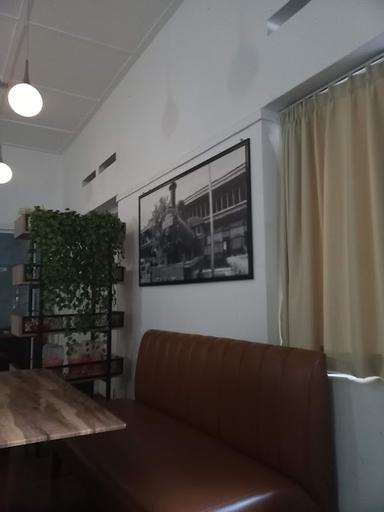 https://horego-prod-outlets-photos.s3.ap-southeast-3.amazonaws.com/horego.com/banjarsari/cafe/stasiun-kopi-balapan/review/thumbnail/af1qipmrrikgi0agbno4u1liyyn2st9qxxrqzwjnmqdd.jpg