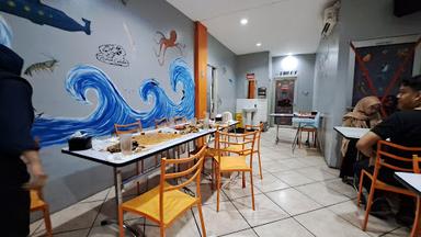 https://horego-prod-outlets-photos.s3.ap-southeast-3.amazonaws.com/horego.com/beji/restaurant/rumah-lobster-depok/review/thumbnail/af1qipnnx4f_nwj-g0kkmy9z_uy596rr-m-_xo72k4vq.jpg