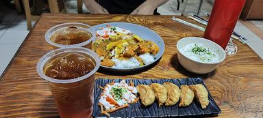 https://horego-prod-outlets-photos.s3.ap-southeast-3.amazonaws.com/horego.com/bekasi-selatan/japanese-restaurant/onii-chan-japanese-cuisine/review/thumbnail/af1qipmiy3pflvoqtbxijqt2cxeoxjx9jkns5h8awqg3.jpg