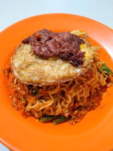 https://horego-prod-outlets-photos.s3.ap-southeast-3.amazonaws.com/horego.com/bekasi-selatan/restaurant/indomie-pedas-mampus-abang-adek/review/thumbnail/af1qipmkmarspnzfy3ffs24av8ro8_m1pcgb6jub28jj.jpg