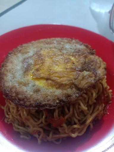 https://horego-prod-outlets-photos.s3.ap-southeast-3.amazonaws.com/horego.com/bekasi-selatan/restaurant/indomie-pedas-mampus-abang-adek/review/thumbnail/af1qipp927n1a0ogbxyqdtjewb9tqheixhgehoe-awoi.jpg