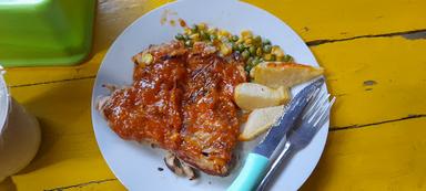 https://horego-prod-outlets-photos.s3.ap-southeast-3.amazonaws.com/horego.com/bekasi-selatan/restaurant/lezzana-steak/review/thumbnail/af1qipn00stjivafadyk2e1tsji681memzjly2znkx7h.jpg