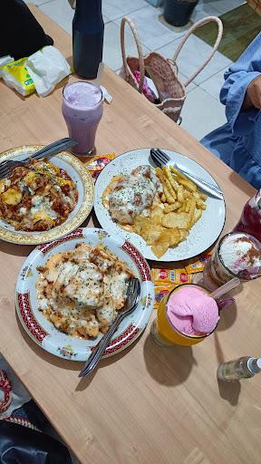 https://horego-prod-outlets-photos.s3.ap-southeast-3.amazonaws.com/horego.com/bekasi-selatan/restaurant/raya-chicken/review/thumbnail/af1qipp5m3mxnaizcrry25dvauvftusdgafg6zjpg3l3.jpg