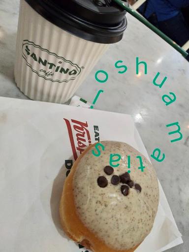 https://horego-prod-outlets-photos.s3.ap-southeast-3.amazonaws.com/horego.com/benda/cafe/krispy-kreme-soekarno-hatta-terminal-3/food/thumbnail/AF1QipMm2w6uGhyYEy2A2zSrFw5Il7avX7ZP0litJtX6.jpg