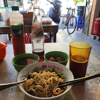 https://horego-prod-outlets-photos.s3.ap-southeast-3.amazonaws.com/horego.com/benda/restaurant/bakmi-acong-duta-garden/food/thumbnail/AF1QipNovpFhdYmt5SJlWu6J9gVCb2SrfaATZpFN8_I6.jpg