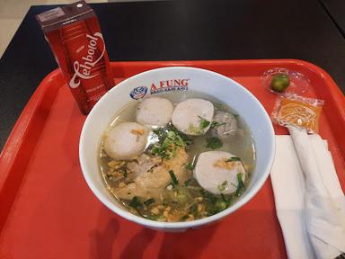 https://horego-prod-outlets-photos.s3.ap-southeast-3.amazonaws.com/horego.com/benda/restaurant/bakso-afung/review/thumbnail/af1qipnbch1yurk_hxtpikg_1vivjdz8gmo_ezrmxozh.jpg