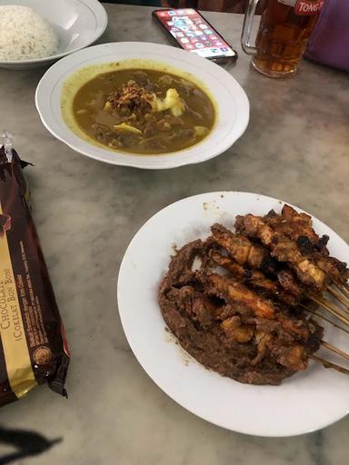 https://horego-prod-outlets-photos.s3.ap-southeast-3.amazonaws.com/horego.com/benda/restaurant/pondok-sate-kambing-muda-h-paijo/review/thumbnail/af1qipog7fpnixaa5ct5ojiubaoaexwkjrhdegur9lho.jpg