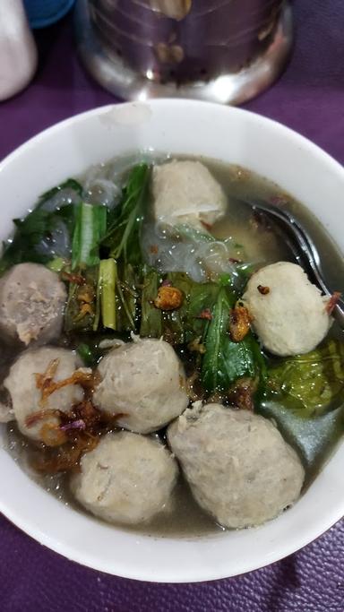 https://horego-prod-outlets-photos.s3.ap-southeast-3.amazonaws.com/horego.com/bergas/restaurant/simpatik-mie-ayam-bakso/review/thumbnail/af1qipnyhok6h1yi8otttxediutyy5mqdd77r8qnolso.jpg