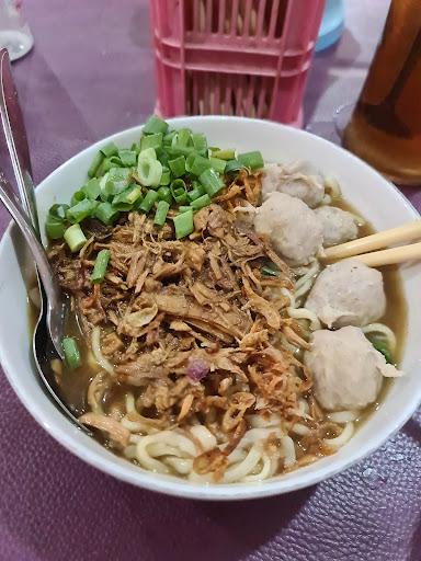 https://horego-prod-outlets-photos.s3.ap-southeast-3.amazonaws.com/horego.com/bergas/restaurant/simpatik-mie-ayam-bakso/review/thumbnail/af1qippjmxonef39-pxjaoyxgxkd6phk3369xo5g6uyc.jpg