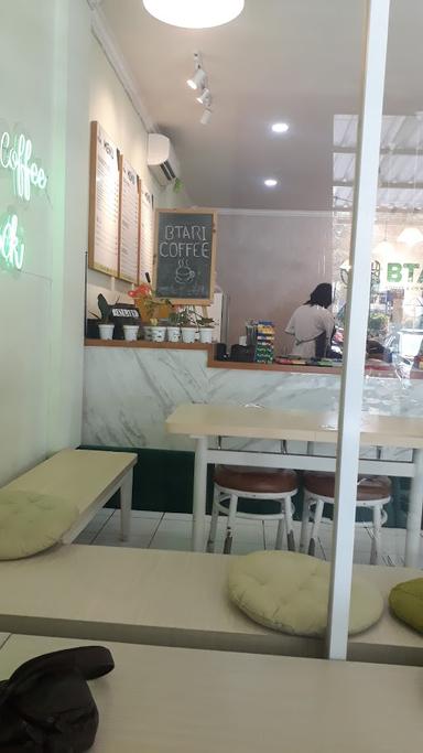 https://horego-prod-outlets-photos.s3.ap-southeast-3.amazonaws.com/horego.com/bogor-barat/coffee-shop/btari-coffee-coworking-space/review/thumbnail/af1qippeyx3xr0w6zuonqgfizmhtup6nuujtgji65fof.jpg