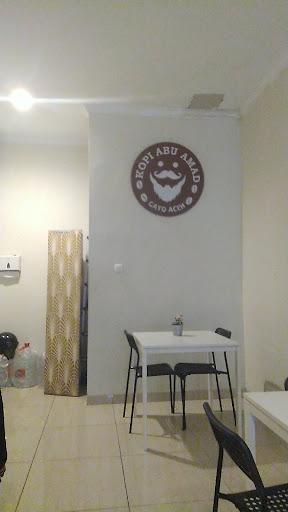 https://horego-prod-outlets-photos.s3.ap-southeast-3.amazonaws.com/horego.com/bogor-barat/coffee-shop/kopi-abu-amad-bogor/review/thumbnail/af1qipptapwfvvrq3szlmo_evz-l7vyjdzidupie8u_j.jpg