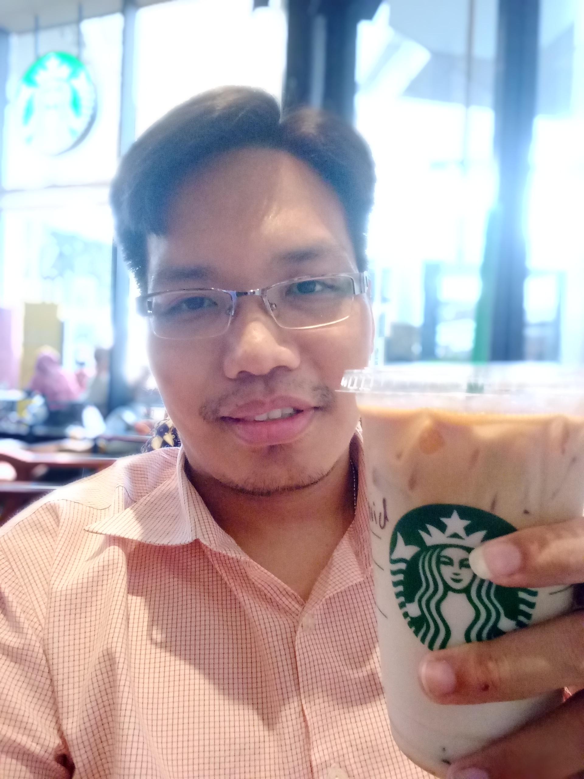 Starbucks Coffee Pahlawan review