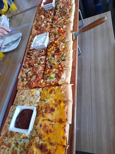 https://horego-prod-outlets-photos.s3.ap-southeast-3.amazonaws.com/horego.com/bogor-selatan/restaurant/pizza-hut-restoran/review/thumbnail/af1qipmo-kthmtj5mbgenyebes8fv5v4jfylxjtfrk0i.jpg