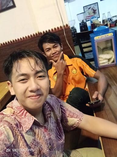 https://horego-prod-outlets-photos.s3.ap-southeast-3.amazonaws.com/horego.com/bojongsari/cafe/kedai-bakso-bang-faaiz/review/thumbnail/af1qipptidig58jy6kmqxh5f4zyoaufybplbcdokx7-i.jpg