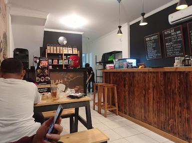 https://horego-prod-outlets-photos.s3.ap-southeast-3.amazonaws.com/horego.com/bojongsari/coffee-shop/istilah-kopi-eatery/review/thumbnail/af1qipmwakhjturjqqbertw9k1ff7baq_thfgranmrcb.jpg