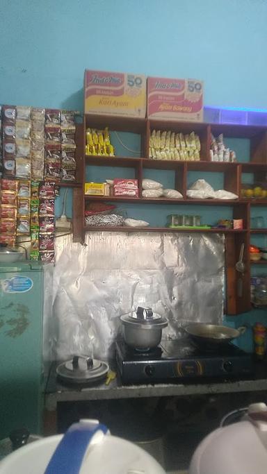 https://horego-prod-outlets-photos.s3.ap-southeast-3.amazonaws.com/horego.com/bojongsari/coffee-shop/warkop-jh/review/thumbnail/af1qippvtxzwvmogsc5eaiblqutx3ynduwlz98wkxk9i.jpg