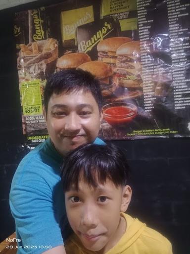 https://horego-prod-outlets-photos.s3.ap-southeast-3.amazonaws.com/horego.com/bojongsari/restaurant/burger-bangor-bojongsari/review/thumbnail/af1qipmhmbnaracd0zdoachvsjnm01co3rt_-tpbssqg.jpg