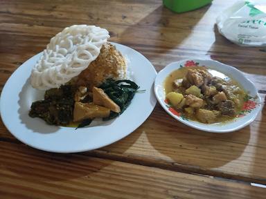 https://horego-prod-outlets-photos.s3.ap-southeast-3.amazonaws.com/horego.com/bojongsari/restaurant/nasi-padang-bundo-kanduang-curug/review/thumbnail/af1qippbupcusqf6kau7jh_jh-3l6zlwgchdhi4ahqgp.jpg