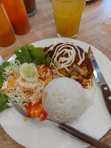 https://horego-prod-outlets-photos.s3.ap-southeast-3.amazonaws.com/horego.com/bojongsari/restaurant/solaria-citra-lake-sawangan/review/thumbnail/af1qipp7-rggspkstt4oyorgjancgxyhievnaqwrwdoi.jpg