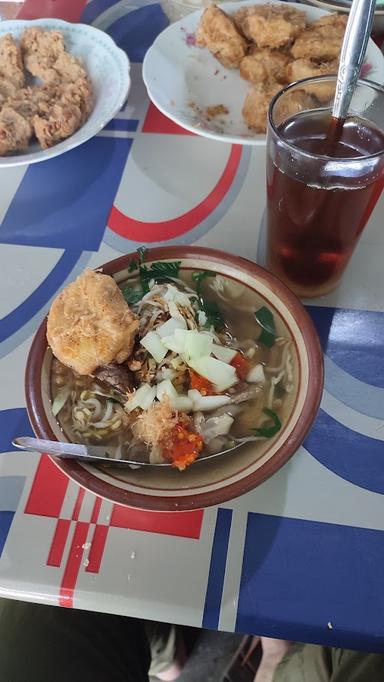 https://horego-prod-outlets-photos.s3.ap-southeast-3.amazonaws.com/horego.com/boyolali/restaurant/warung-soto-nggopir/review/thumbnail/af1qipnjpudu1kugwmpqp2h1s_w7iufxx2v2haacw8da.jpg