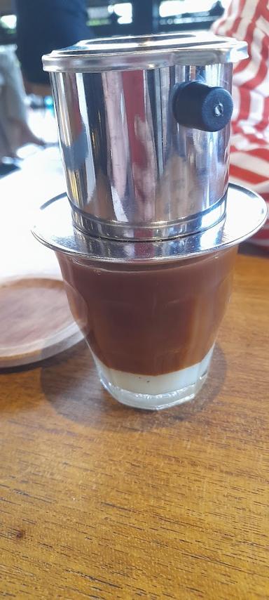 https://horego-prod-outlets-photos.s3.ap-southeast-3.amazonaws.com/horego.com/buahbatu/restaurant/the-warung-kopi-by-mg-mim/review/thumbnail/af1qipnlltcnnf8omoame6hd_alc91ft9ud3swngcnve.jpg