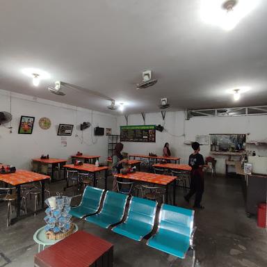 https://horego-prod-outlets-photos.s3.ap-southeast-3.amazonaws.com/horego.com/bukit-kecil/restaurant/soto-abah-opan/review/thumbnail/af1qipo-ctilzt3d64p9plq4-u__hgzptqeck47rxqdv.jpg