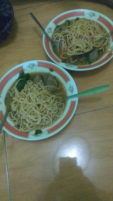 https://horego-prod-outlets-photos.s3.ap-southeast-3.amazonaws.com/horego.com/cawas/restaurant/mie-ayam-bakso-lumayan/review/thumbnail/af1qipoeoe21ufl5dla40npyh6vmuwez5udd_smeibjb.jpg