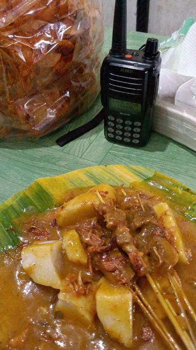 https://horego-prod-outlets-photos.s3.ap-southeast-3.amazonaws.com/horego.com/cibeunying-kaler/restaurant/sate-padang-pariaman-katamso-cibeunying-kaler/review/thumbnail/af1qipnxujsyfry9c1ay-qkzxzc-ggy_5wgroawpxwm0.jpg